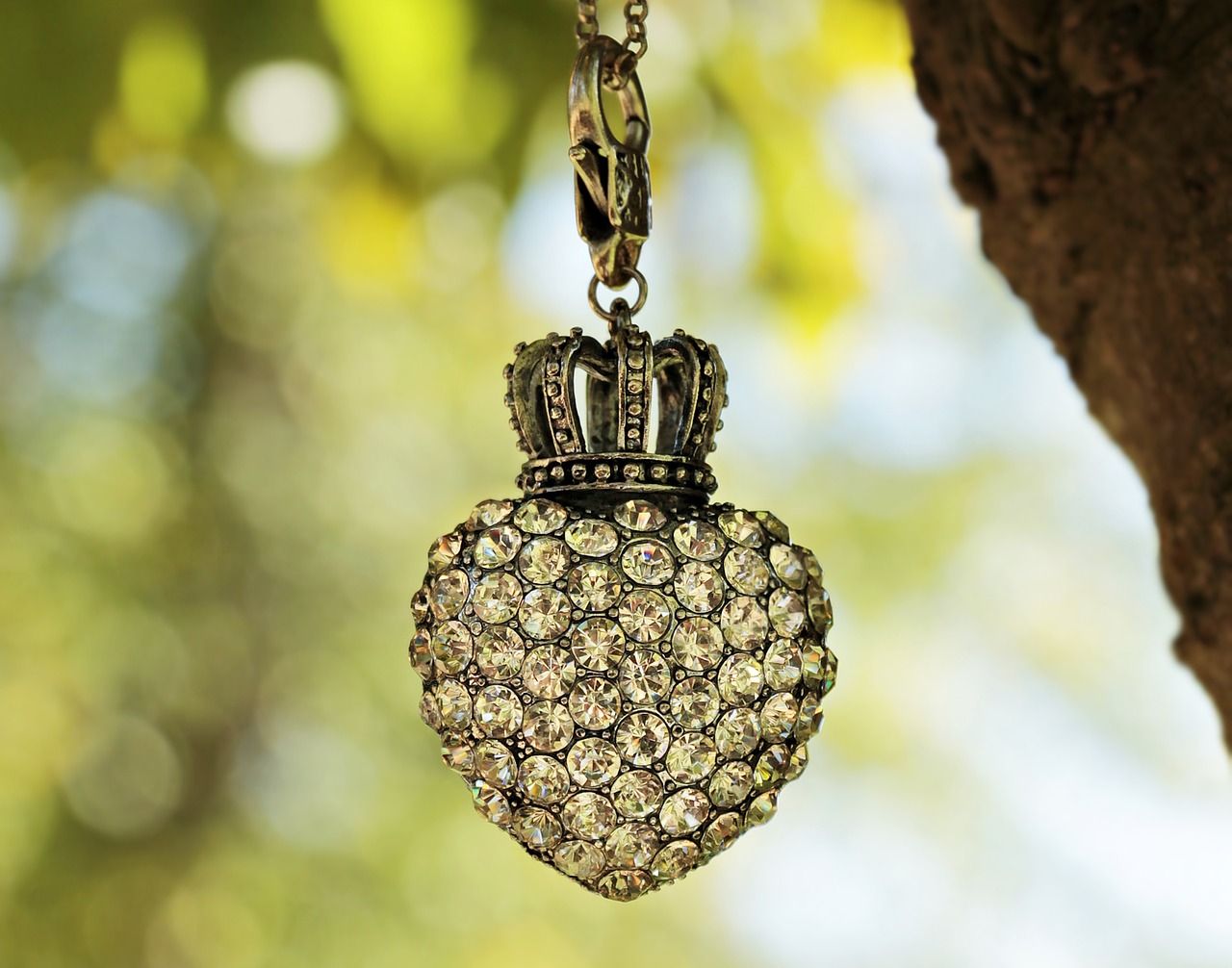 Beads Charms: Wyraź swój styl dzięki unikalnym dodatkom do biżuterii