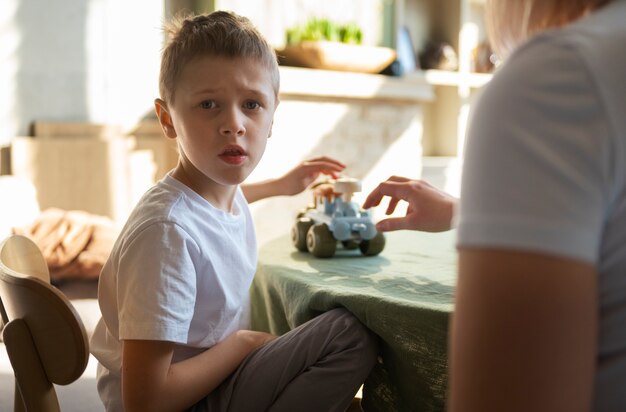 Jakie są najczęstsze wyzwania w procesie rozpoznawania zaburzeń ze spektrum autyzmu?