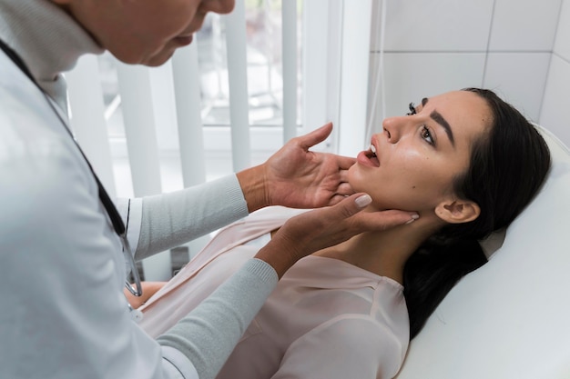 Jak przygotować się do diagnostyki i leczenia chorób tarczycy: wskazówki dla pacjentów